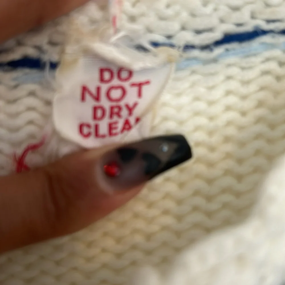 Vintage white sweater - Picture 2 of 7